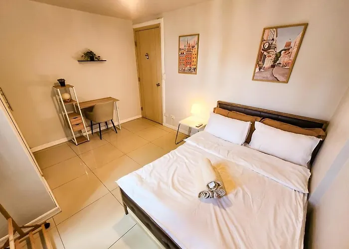 Apartment Amazing View 2br In Makati - 70sqm